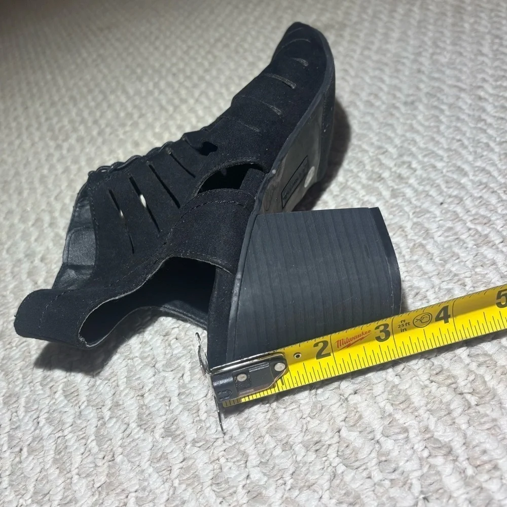 Madeline Black Women's Sandals suede Size 10M Day and Night